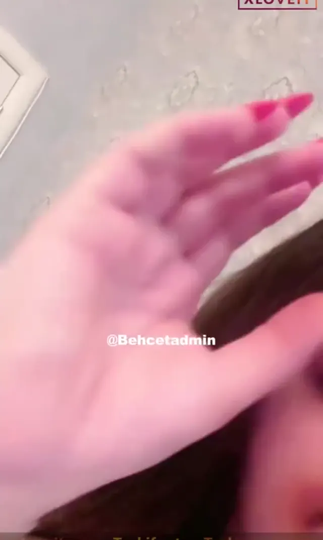 Alya — Alya ifşa Balıketli kız çırılçıplak kamera karşısında · sahne 3