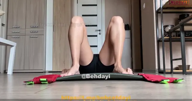 Anya Stark ifşa Kamera karşısında sabah sporu yaptı — Anya Stark — Türk ifşa · sahne 1