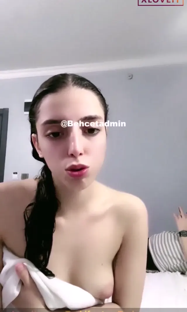 Arzu — Arzu ifşa Duşa girdi çıktı nude halde saçlarını kuruladı · sahne 2