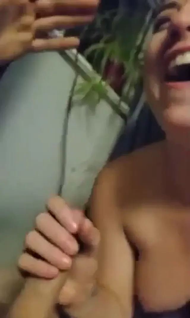 Ateşli hatun siki yalayıp kıllı amını siktirdi — Konulu Porno · sahne 1
