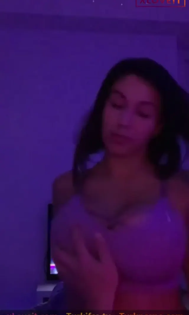 Ayla Günsüz ifşa Loş ışıkta meme açıp ovaladı — Ayla Günsüz — Canlı Yayınlar · sahne 2