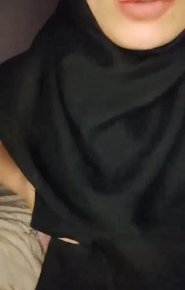 Baldız ifşa Türbanlı sexy hatunun canlı yayını — Bedava Porno · sahne 3