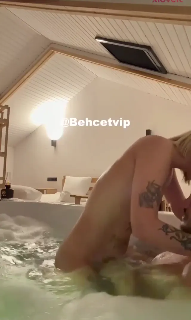 Barbie Lucyy Sex Jakuzide sikişen escort — Gamze Özmen — Amatör Porno · sahne 1