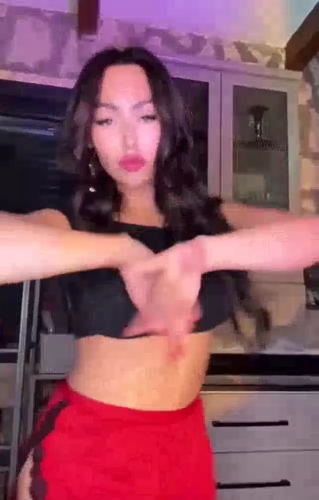 Devilina — Bigo Devilina ifşa Güzel kızın seksi showunu seyret · sahne 3