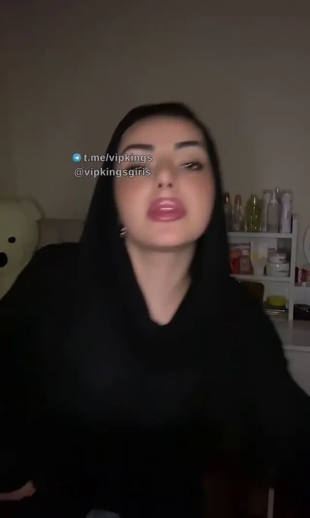 Bigo ikizler kadını ifşa Türbanlı ateşli hatun — Canlı Yayınlar · sahne 3