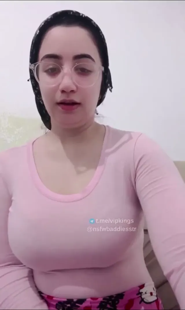 Peri — Bigo Peri ifşa Türbanlı gözlüklü kız · sahne 2
