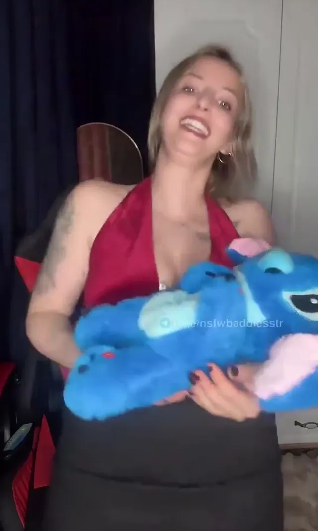Sinem — Bigo Sinem ifşa Etekli canlı yayın videosu · sahne 1