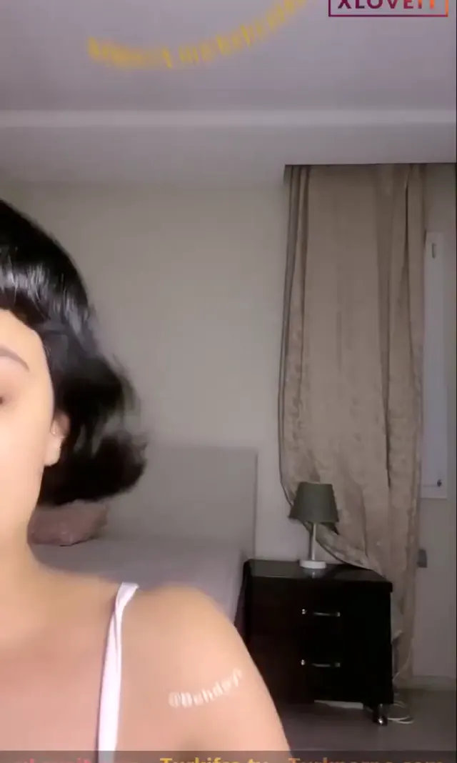 Tango Pelin ifşa Kocaman memelerini avuçlayıp dil attı — Tango Pelin — Canlı Yayınlar · sahne 3