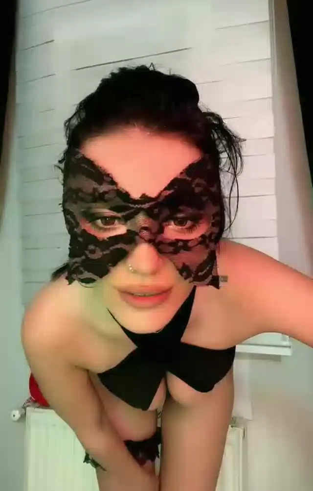 Çağla Somuncu ifşa Sexy esmer hatun canlı yayında — Çağla Somuncu — Bedava Porno · sahne 3
