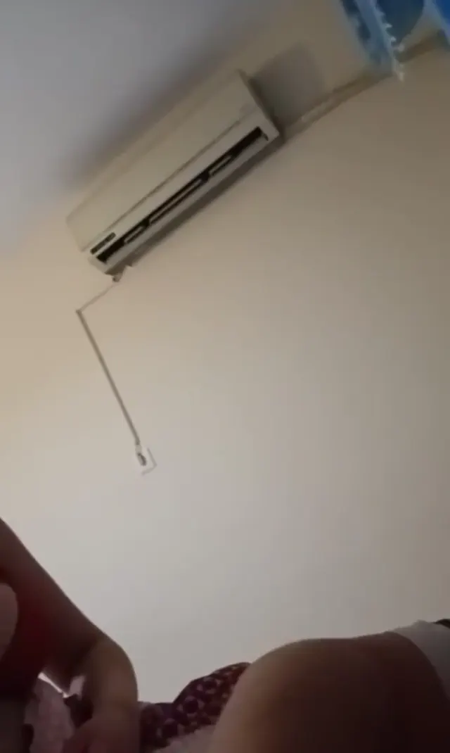 Canlı Sex ilayda yorganın altından içine aldı — Canlı Yayınlar · sahne 3