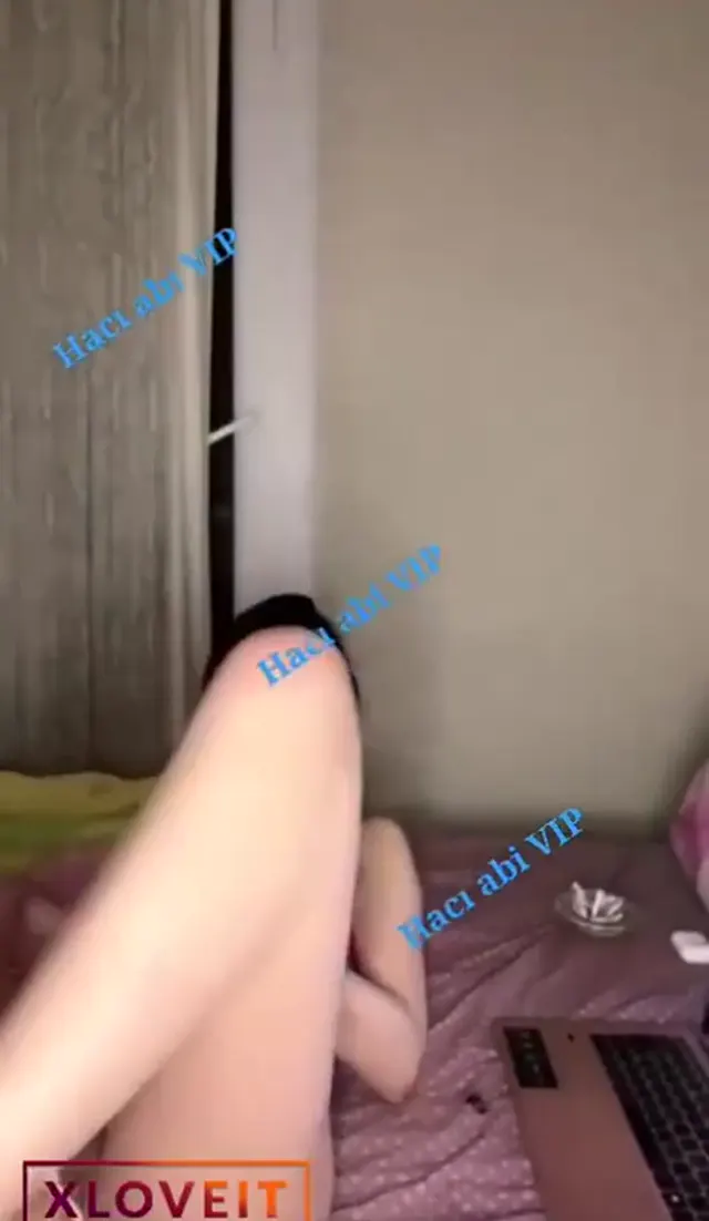 Cansu Bade Taş ifşa Amcık parmaklama videosu çekti — Canlı Yayınlar · sahne 1