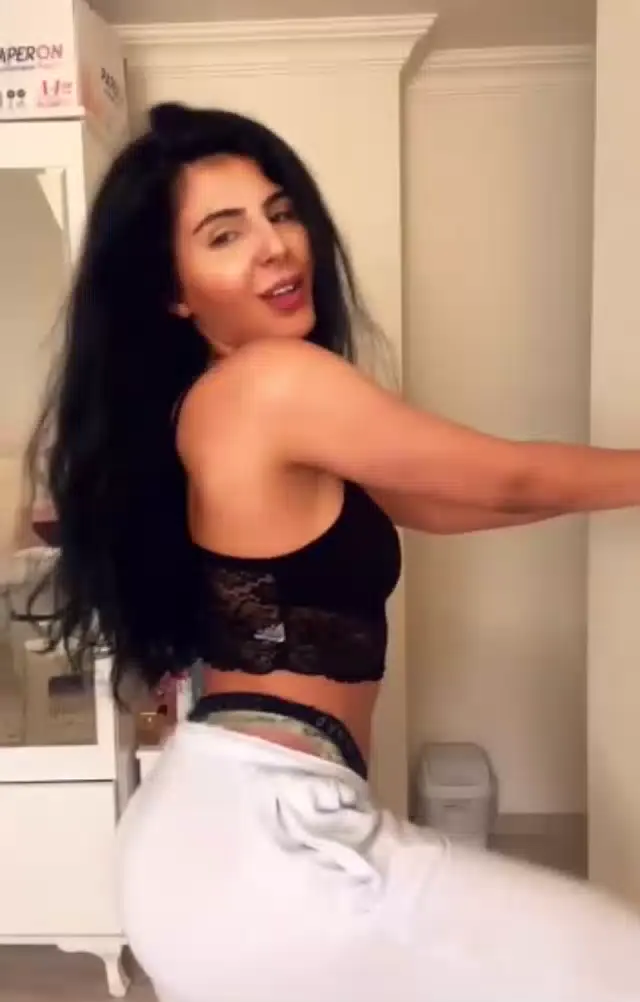 Çimen Abla ifşa Esmer hatundan sexy yayın seyret — Çimen Abla — Bedava Porno · sahne 3