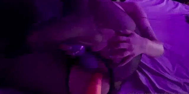 Coneyislandbaby33 ifşa 2 deliğini zorda olsa doldurmayı başardı — coneyislandbaby333 — Bedava Porno · sahne 1