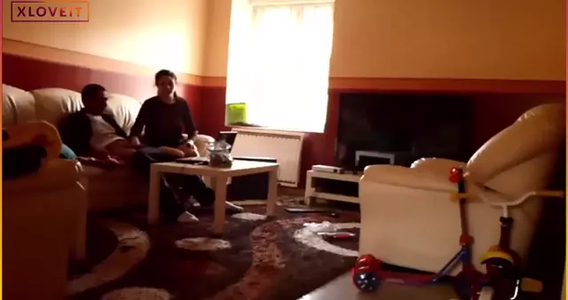 Dışarı çıkmadan hızlıca sikiyor Türk Milf — Amatör Porno · sahne 3