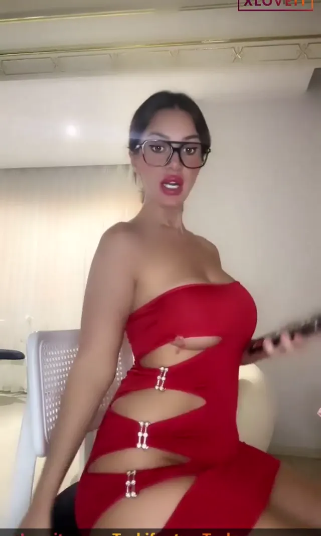 Duru ifşa koca kalçalarla twerk — Tango Duru — Türk ifşa · sahne 1