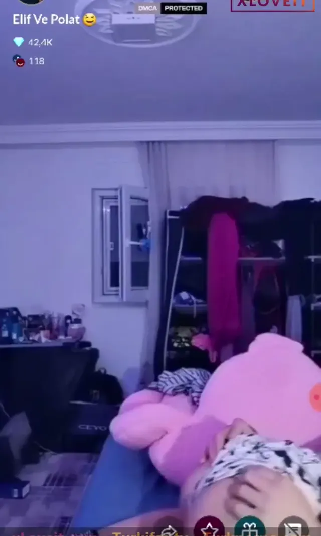 Canlı Sikiş Elif Polat çifti yayında hardcore sex yaptı — Elif — Amatör Porno · sahne 1
