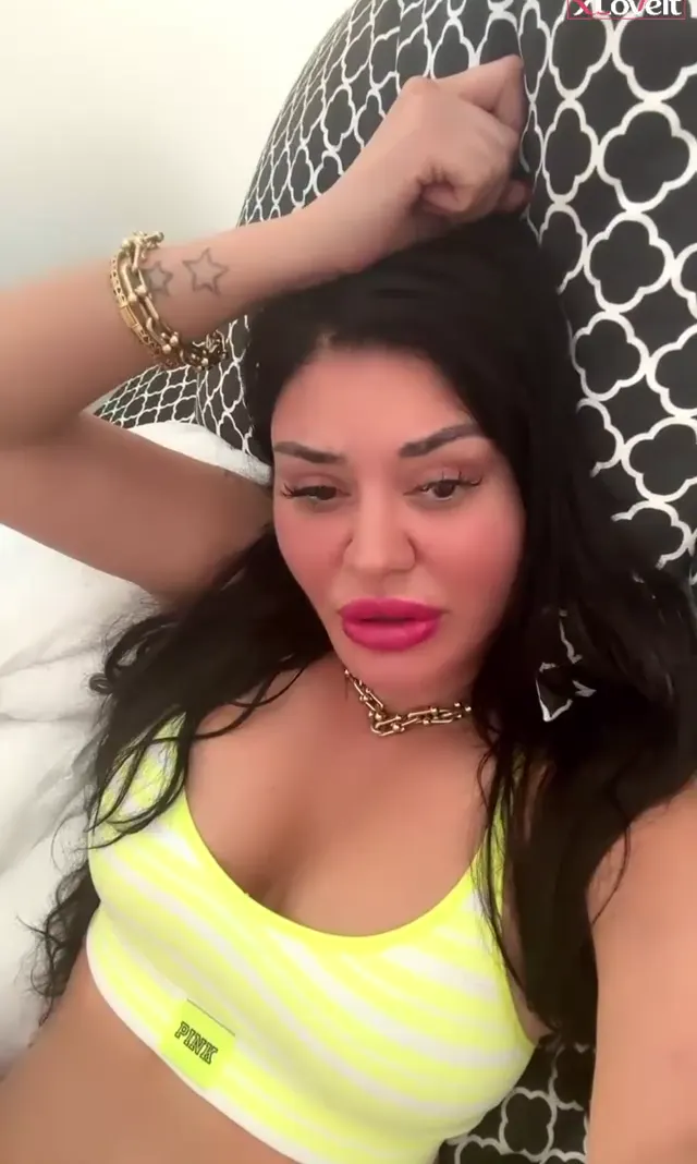 Ebru Polat — Ebru Polat ifşa sarılar içinde yayın videosu · sahne 3
