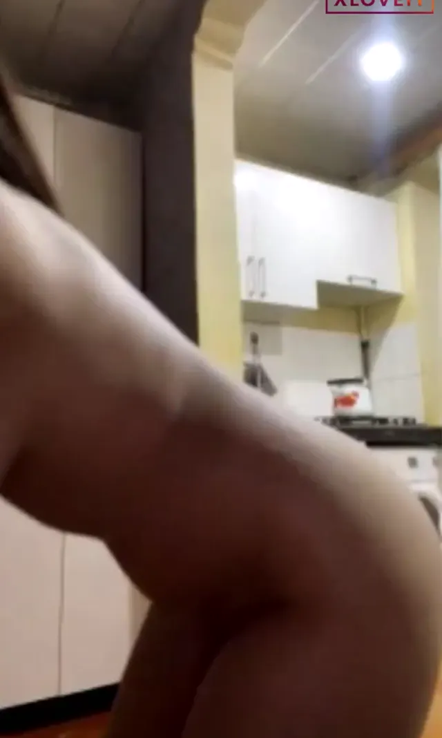 Efsun — Efsun ifşa Harika vücutlu kızdan nude yayın · sahne 2