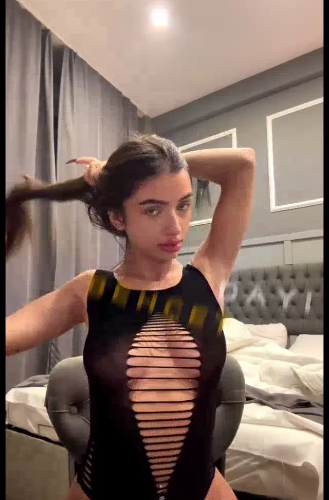 Elanur Ayan ifşa Kıyafetin altından memeler fora — Elanur Ayan — Bedava Porno · sahne 3