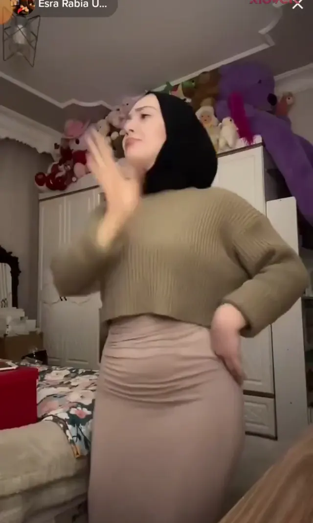 Esra Rabia Ünal ifşa Türbanlı kıvırttığı videoları — Esra Rabia Ünal — Türk ifşa · sahne 3
