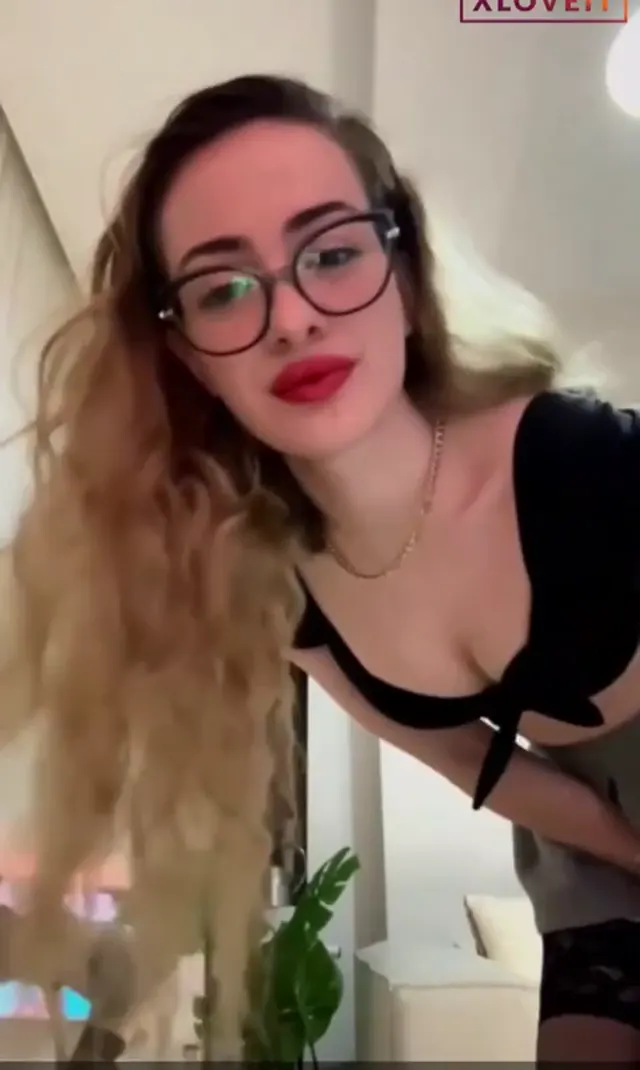 Fenomen ifşa Öznur Güven kalça show yaptı — Öznur Güven — Canlı Yayınlar · sahne 2