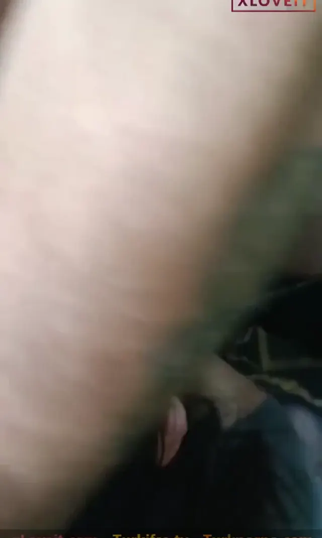 Grup Sakso Azra arkadaşını kocasına sakso için ikna etti — Azra — Amatör Porno · sahne 1