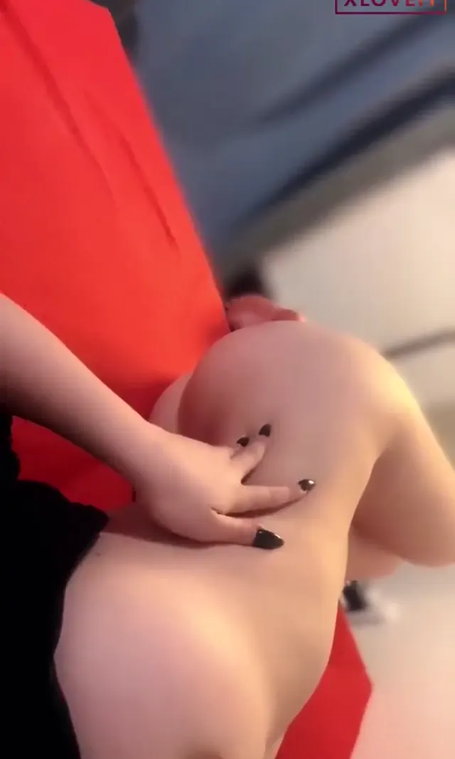 Happiness ifşa Islak amcığını parmakladı — Canlı Yayınlar · sahne 3