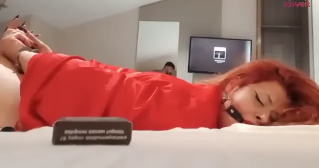 Hard — Hard Porno HottieKittyyy ağzı bağlı sikildi · sahne 3