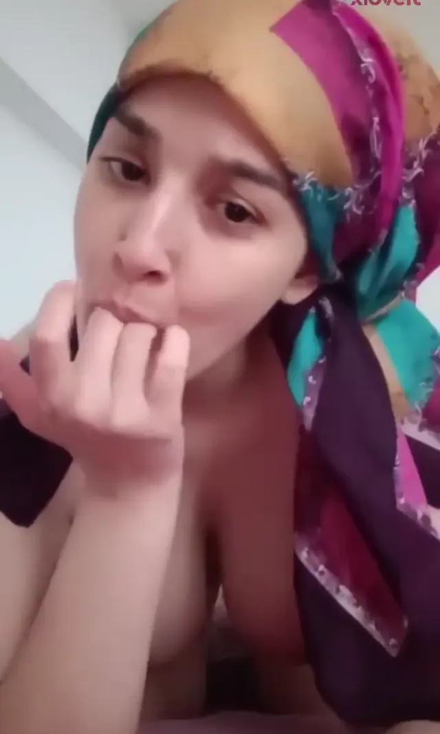 HijabPornQueen ifşa Türbanlı Sevim solo videoları — HijabPornQueen — Türk ifşa · sahne 1