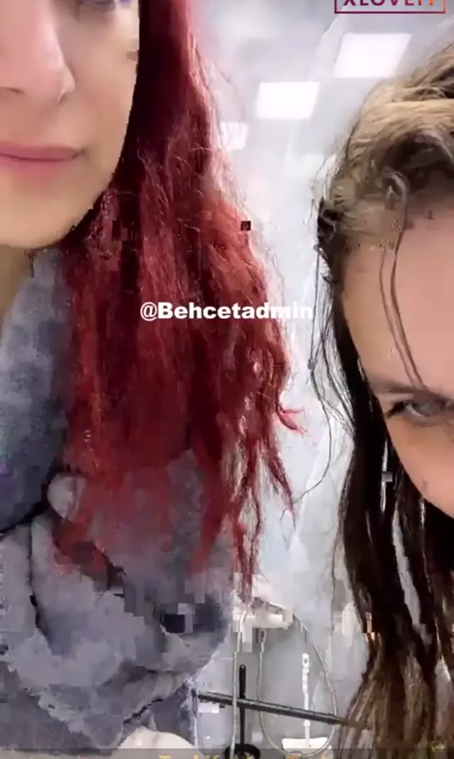 Kızıl Hatun — Kızıl Hatun ifşa Banyoda kankasıyla nude yayın · sahne 1