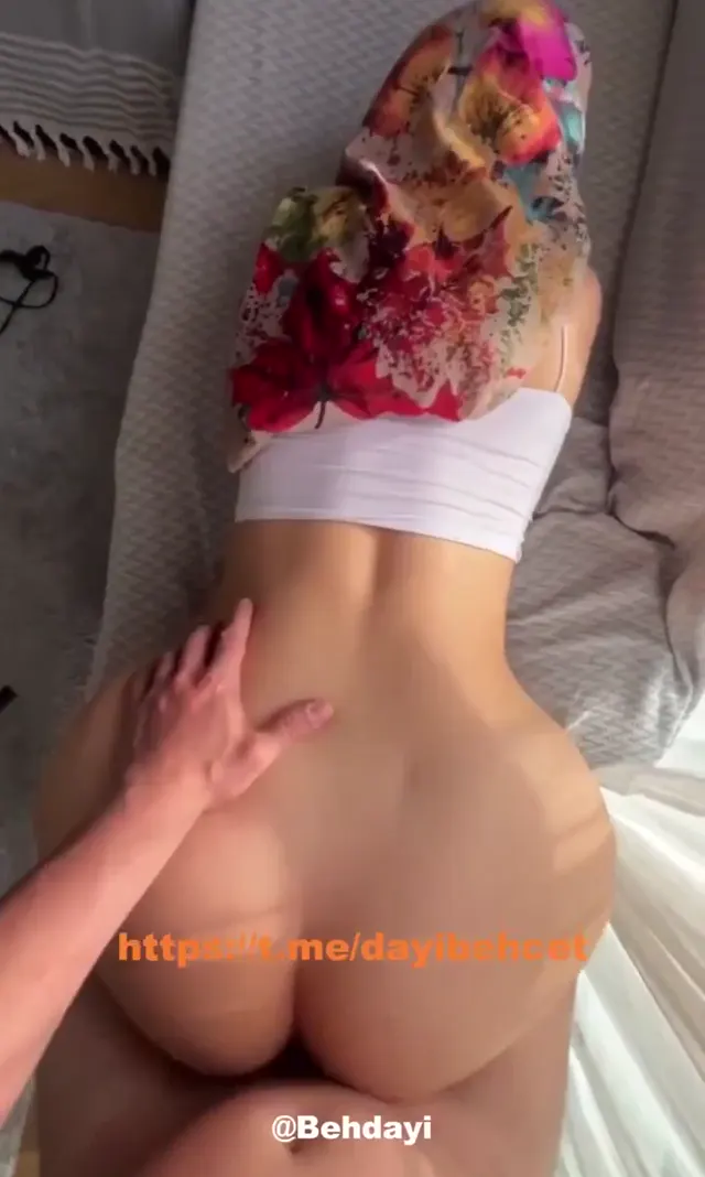 Konulu Porno Gizem Sofia türbanlı şalvarlı sex videosu çekti — Gizem Sofia — Konulu Porno · sahne 3