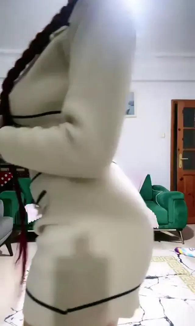Lames ifşa Koca memelerinden düğmeleri kapatamadı — Tango Lames — Canlı Yayınlar · sahne 2