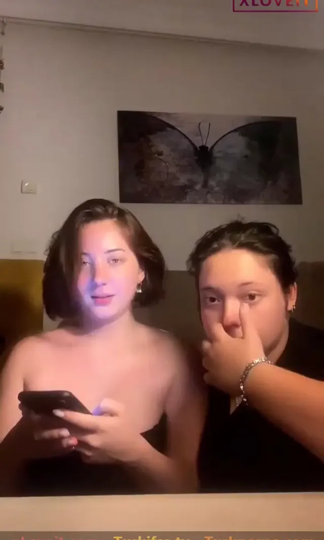 Lezbiyen ifşa Buse Ece isimli sevgililer yayında — Canlı Yayınlar · sahne 3