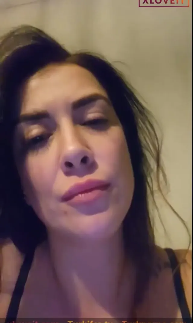 Lilly W ifşa Kafayı bulan Türk olgundan yayın seyret — Tango Lily W — Canlı Yayınlar · sahne 2