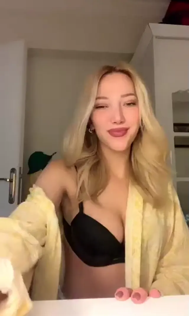 Merve Çağlayan ifşa Uzun canlı yayın videosunu seyret — Merve Çağlayan — Canlı Yayınlar · sahne 3
