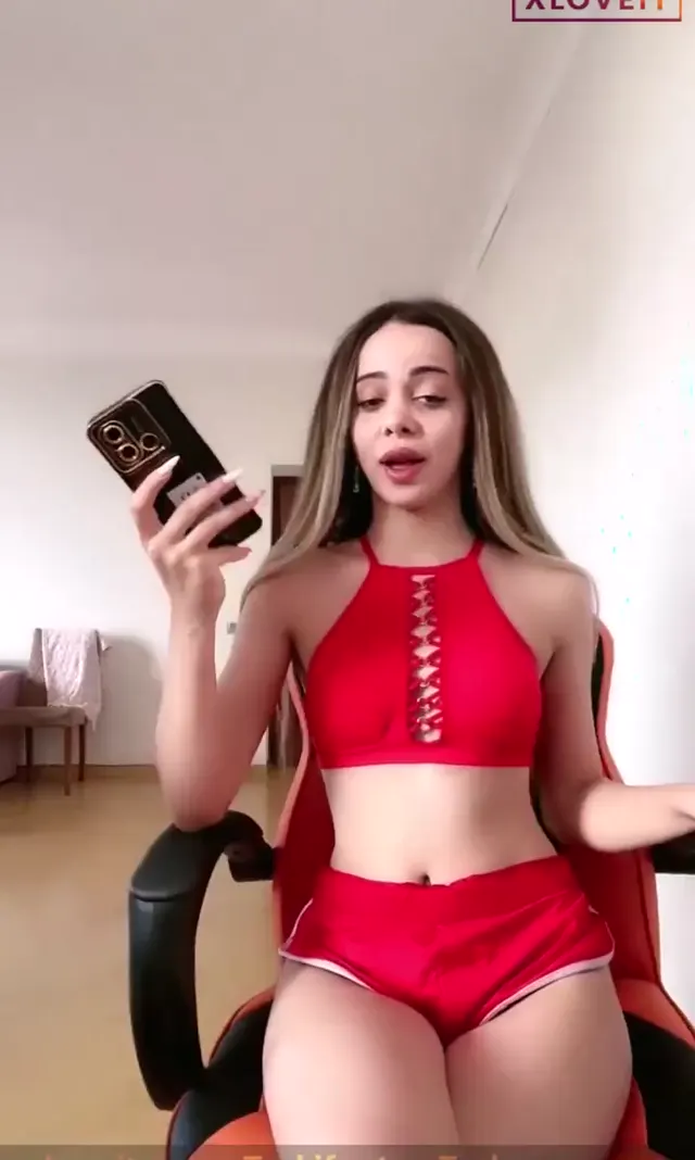 Tango Naz Melek ifşa Ünili çıtırdan sexy yayın seyret — Tango Naz — Türk ifşa · sahne 3