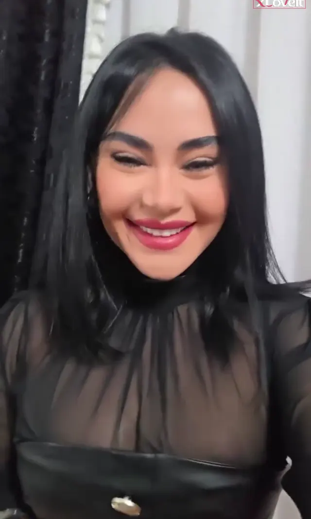 Naz Mila — Naz Mila ifşa Çeşitli nude videoları · sahne 1