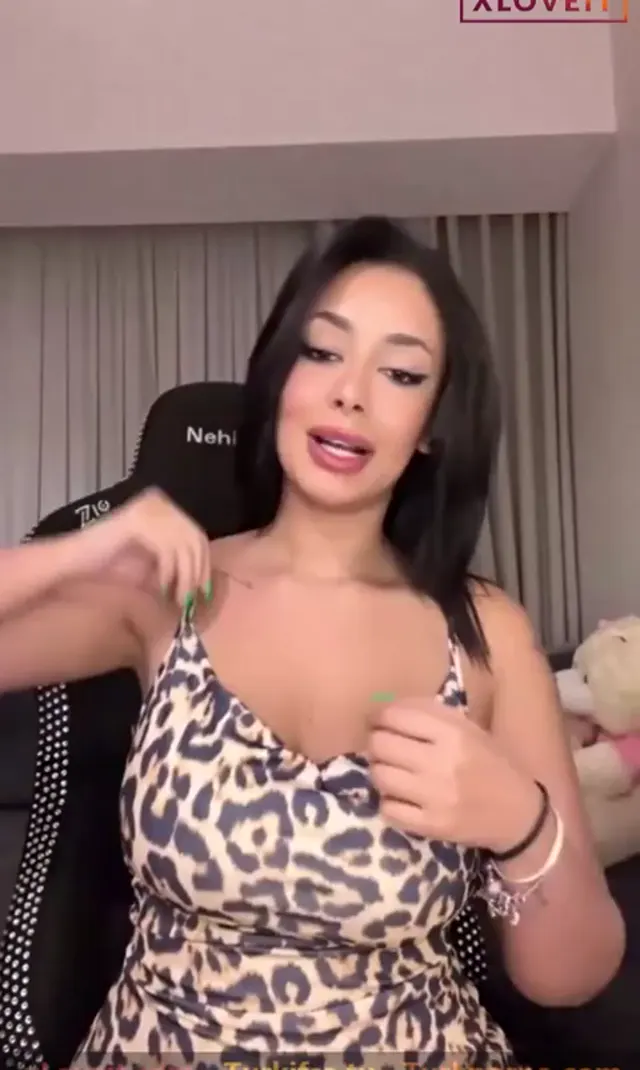 NehirPP ifşa Seksi güzel at gibi hatunun yayını — Nehirpp — Canlı Yayınlar · sahne 2