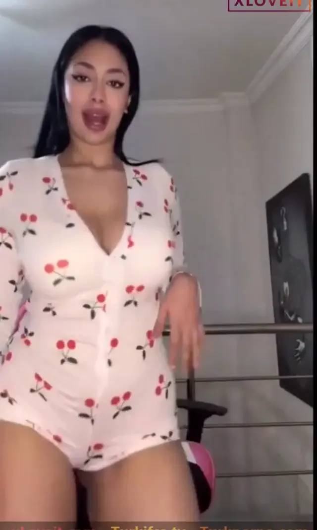 NehirPP ifşa Seksi hatundan pijamalı dans seyret — Nehirpp — Canlı Yayınlar · sahne 1