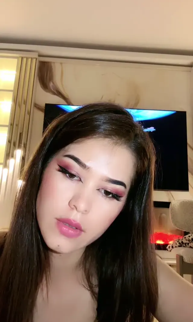 Nina ifşa Güzel hatundan nude yayın — Tango Nina — Canlı Yayınlar · sahne 2