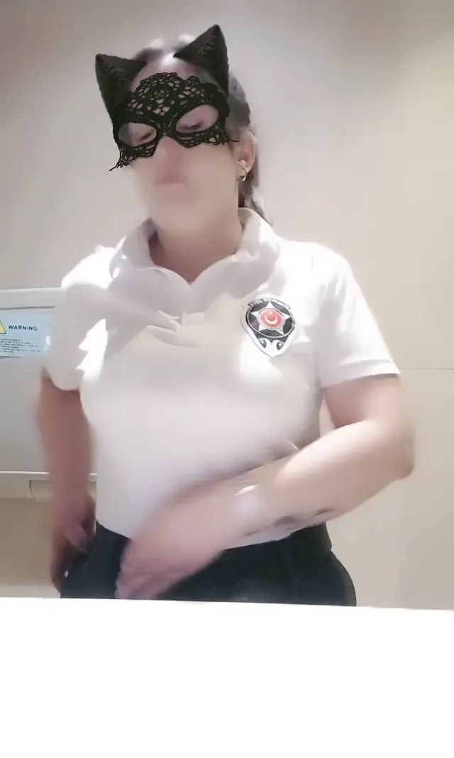 Özel Güvenlik ifşa Alev meem göt sergiledi — Canlı Yayınlar · sahne 2