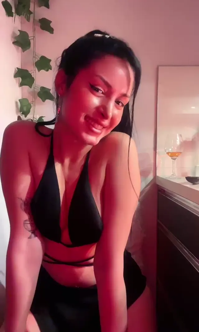 Pinkqueen ifşa Yatak odasında yayın açtı — Tango Pink Queen — Canlı Yayınlar · sahne 2
