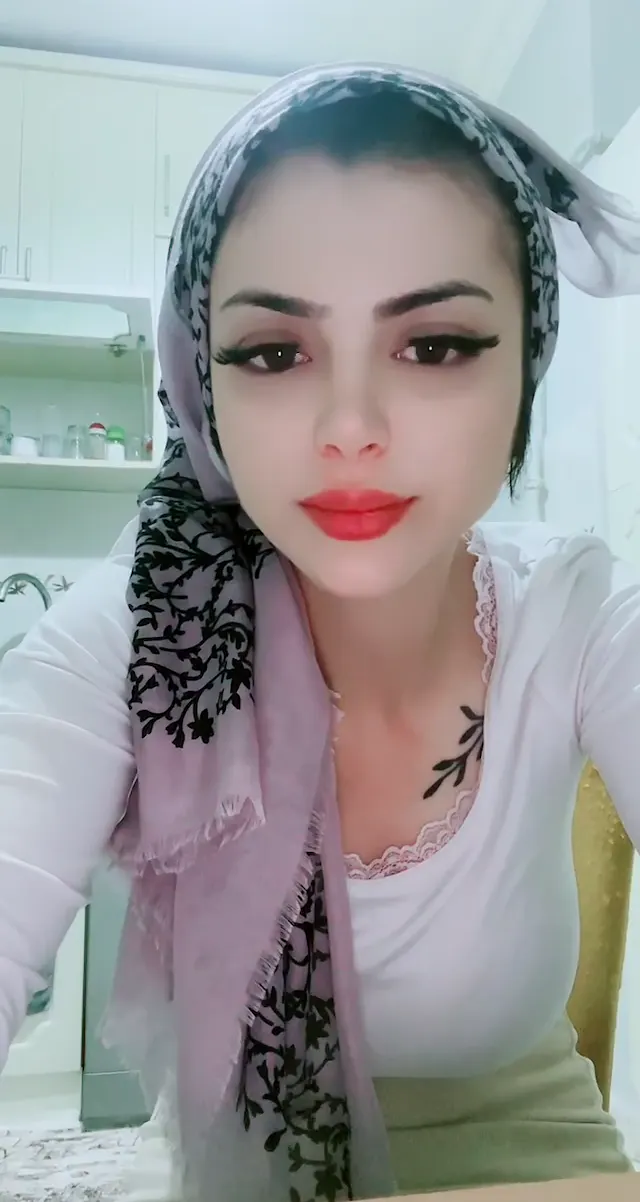 Ponçik özlem ifşa Regl dönemi yayında — Ponçik Özlem — Canlı Yayınlar · sahne 1