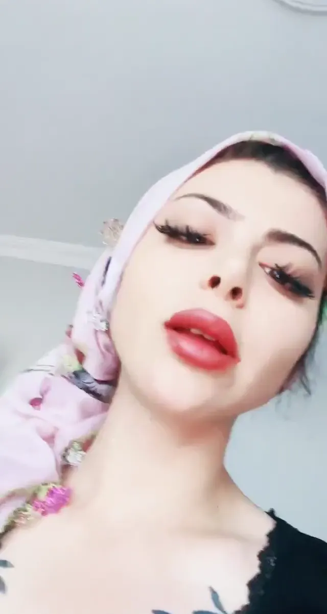 Ponçik özlem ifşa Türbanlı kızın tango videoları Part 4 — Ponçik Özlem — Canlı Yayınlar · sahne 2