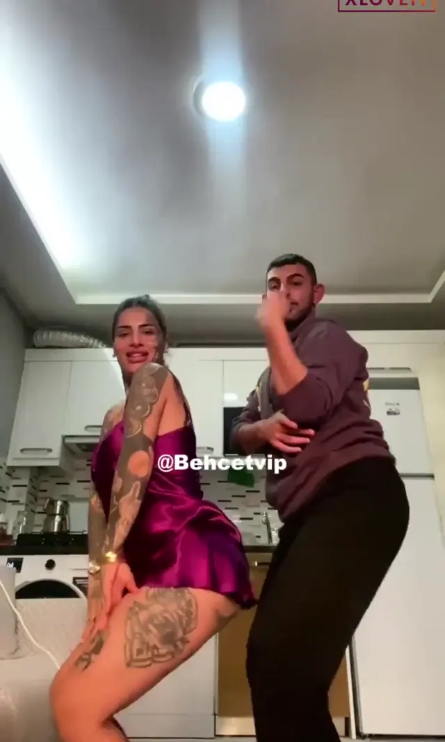 Raperin Yılmaz ifşa Memeler fora canlı dans etti — Raperin Yılmaz — Canlı Yayınlar · sahne 2