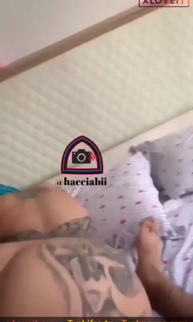 Raperin Yılmaz Porno Doggy sikilip kalçalarına patlattırdı — Raperin Yılmaz — Amatör Porno · sahne 3