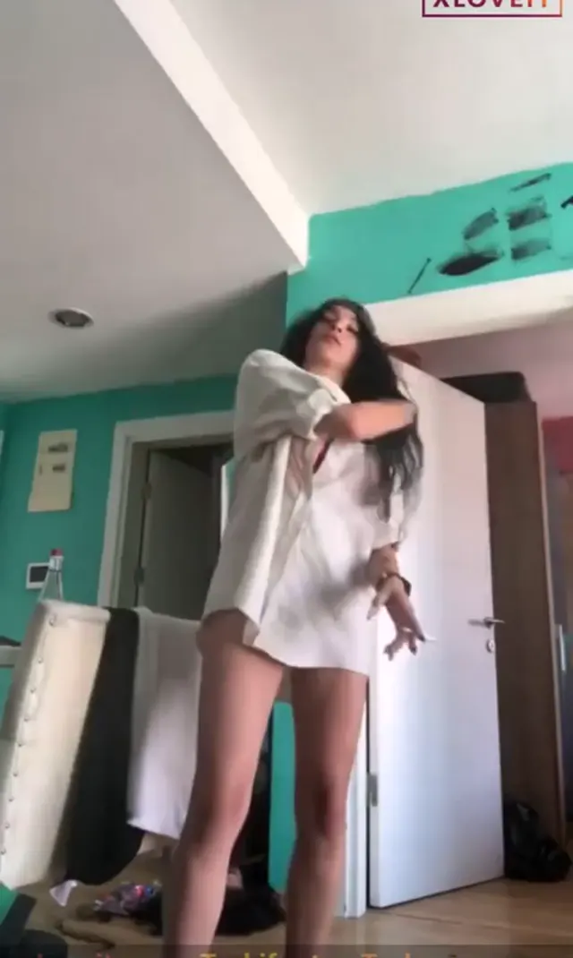 Seçil Çiftçi — Seçil Çiftçi ifşa Sexy kızdan nude danslı yayın · sahne 3