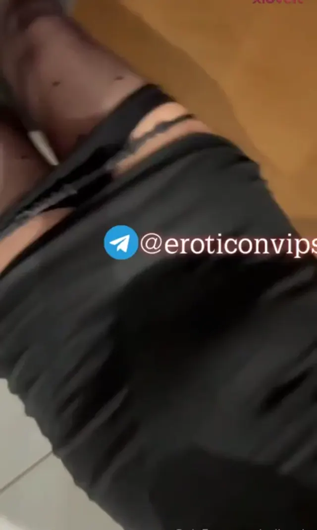 Selin Şeker ifşa ofis tuvaletinde meme amcık gösterdi — Selin Şeker — Türk ifşa · sahne 2