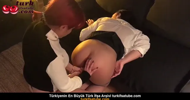 Serena Karakoyun Uvey Kardesine Straponla Arkadan — Serena Karakoyun — Türk ifşa · sahne 3