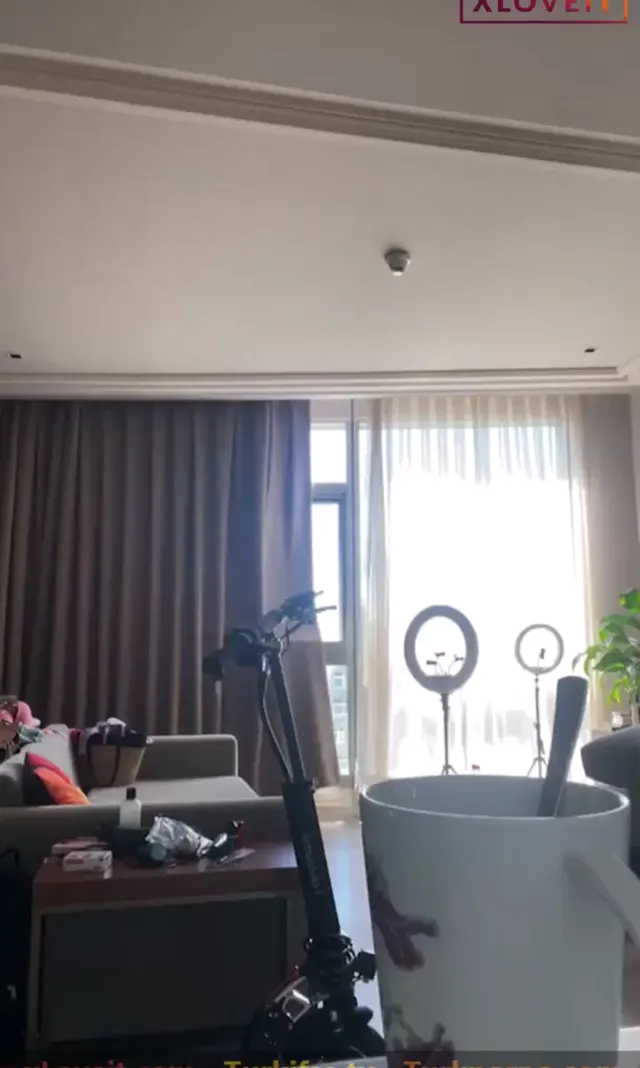 Serpil Cansız ifşa Elinde paspas göt show yaptı — Serpil Cansız — Canlı Yayınlar · sahne 1